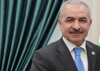 اشتية: تمكين النساء يبدأ بالتنمية الاقتصادية