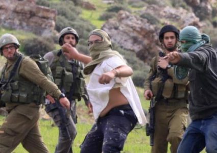 3 اصابات بجروح مختلفة جراء اعتداء المستوطنين عليهم  غرب رام الله