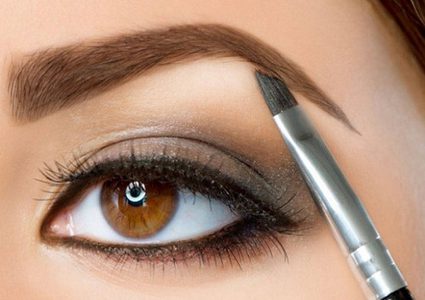 تشقير الحواجب في المنزل بطريقة آمنة