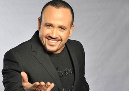 بهذه الطريقة يتجاوز هشام عباس حزنه على والدته