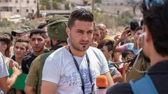 الخليل.. "الصحفي" حارساً للحقيقة .. و"المايك" أيضاً!