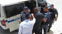 شرطة رام الله تقبض على شقيقين احتالا على مواطنين بـ5.5 مليون شيقل