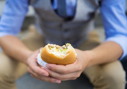 نمط الحياة قد يكون سبباً في الإصابة بسرطان القولون