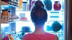 ما هي خطورة النوم بعد الأكل مباشرة ؟