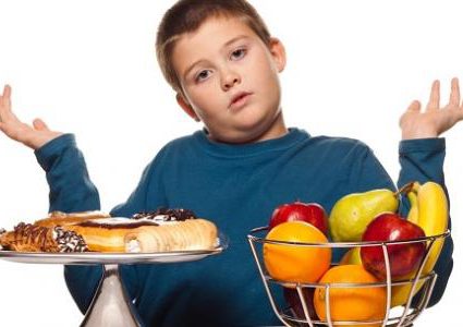 أخصائية :التوعية أهم من الحمية الغذائية للأطفال ذوو الوزن الزائد