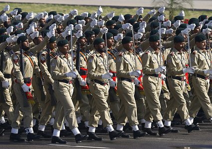 باكستان تعتزم زيادة قواتها الأمنية على حدود إيران