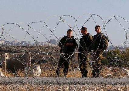 محللون: إسرائيل تنتهج سياسة "شراء الوقت" وصولاً لمواجهة