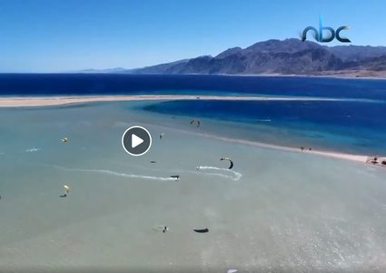 سافر معنا إلى مدينة دهب المصرية