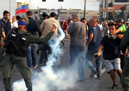 مشهد مروع لإطلاق نار في فنزويلا