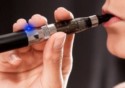 دراسة: النساء الحوامل يلجأن إلى السجائر الإلكترونية رغم خطورتها