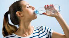 اضرار جفاف الجسم وتأثيره على الصحة منها فقدان التركيز والصداع