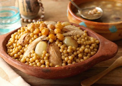 مغربيّة مع البطاطا بصلصة الطماطم