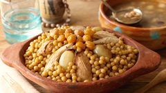 مغربيّة مع البطاطا بصلصة الطماطم