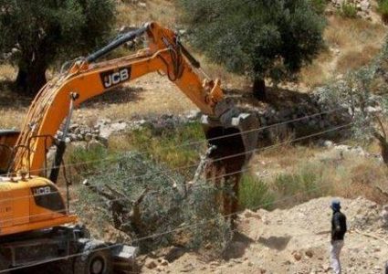 الاحتلال يبدءُ بشق شارعين للمستوطنين في الضفة الغربية