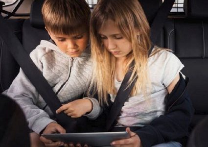 في اللحظة الأخيرة.. طفل ينقذ شقيقته من مجرم خطير! (فيديو)