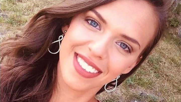 مصرع متسابقة على عرش ملكة جمال فرنسا تحت عجلات جرار!