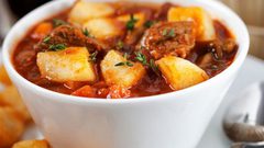 يخنة بطاطس باللحم