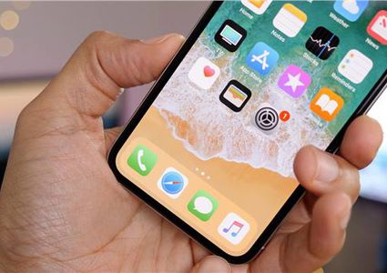 مفاجأة آيفون.. فتح الهاتف بـ"البصمات والخدود"