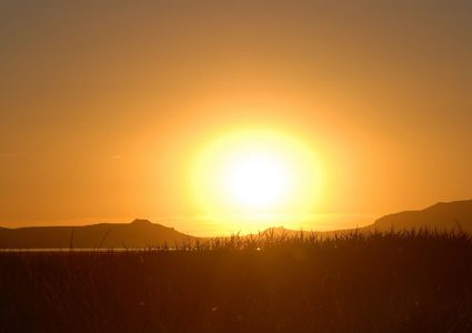 الطقس: أجواء شديدة الحرارة والتحذير من التعرض لأشعة الشمس