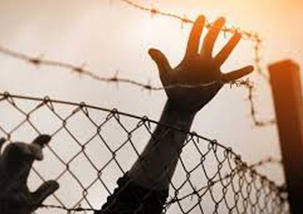 الأسيران الرزة وطبنجة يُعلقان إضرابهما المفتوح عن الطعام