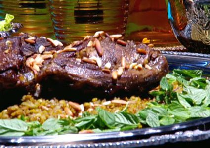 الرقبة المحشية أكلة يتهافت عليها الزوار ويعشقها أهل الخليل