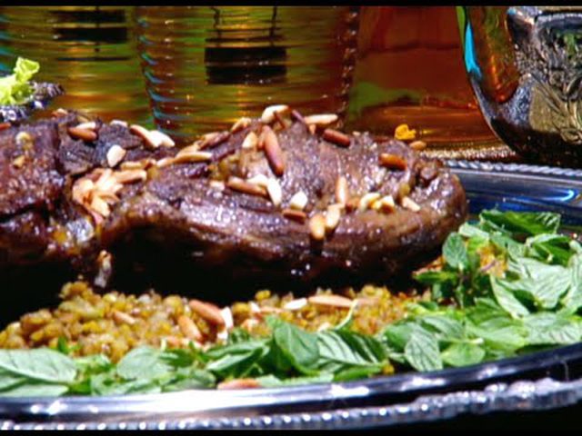 الرقبة المحشية أكلة يتهافت عليها الزوار ويعشقها أهل الخليل