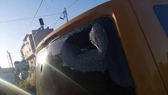 مستوطنون يهاجمون مركبات المواطنين بالقرب من مفترق "يتسهار"