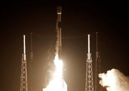 اليابان تنجح للمرة الأولى في إطلاق صاروخ خاص للفضاء الخارجي