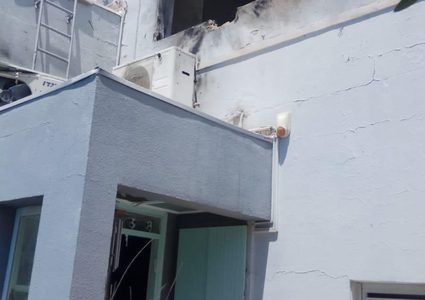 سقوط صاروخ على منزل في عسقلان