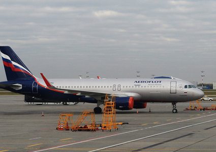 احتراق طائرة ركاب في مطار "شيريميتوفو" أثناء هبوطها في موسكو