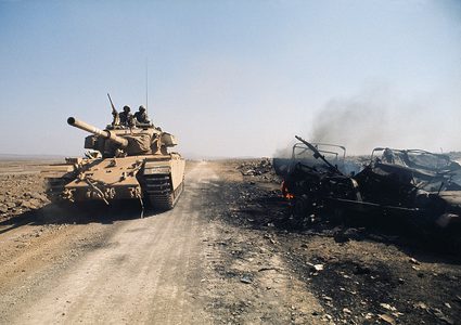 الاحتلال يستدعي لواء من قوات المدفعية إلى الحدود