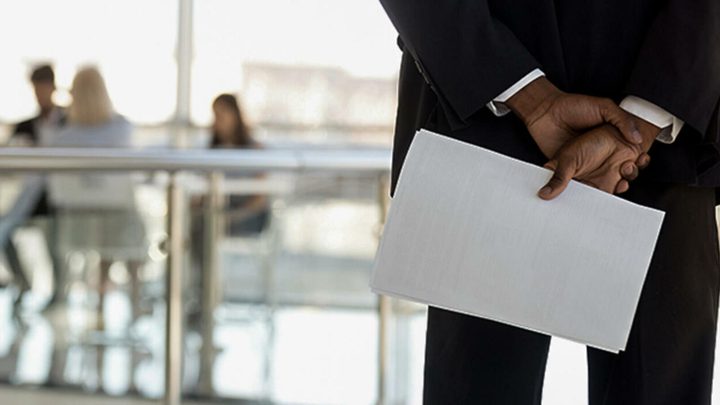 شركة أمريكية تطلب موظفًا أبيضَ البشرة !