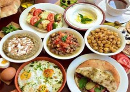 تعرف على الموعد والطريقة المثالية لتناول وجبة السحور في رمضان..؟