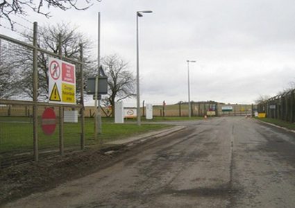 نفوق آلاف الحيوانات في تجارب سرية بمختبر عسكري