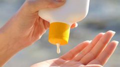 دراسة تحذر: المواد الكيميائية في واقي الشمس تتسرب إلى الدم