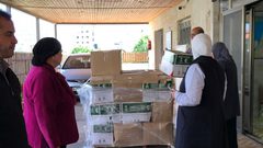 غنام تسلم طروداً غذائية لمستحقيها في رام الله والبيرة