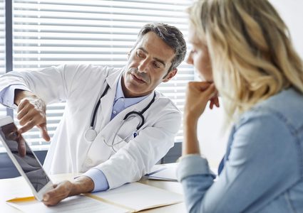 دراسة: قلة نشاط النساء تسبب السرطان