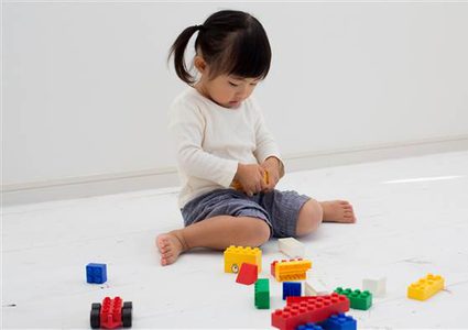 دراسة: جلوس الأطفال بهذا الشكل يسبب مشاكل صحية خطيرة