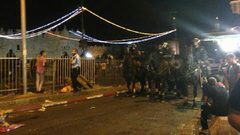 مواجهات بمنطقة "باب العامود" والاحتلال يطلق قنابل الصوت