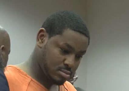 قتل ابنه الرضيع بسبب لعبة فيديو !