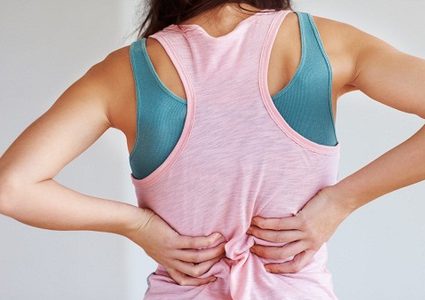 اسباب تشنج العضلات من ضمنها الإرهاق والتوتر والجفاف