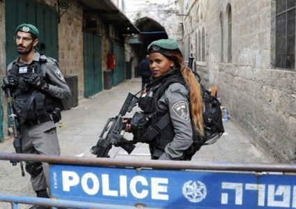 تمديد توقيف مقدسيين والإفراج عن ناشط وفتى بشروط