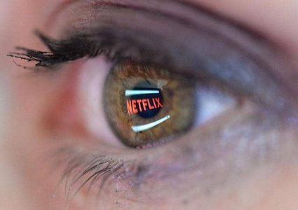 نتفليكس تحبس أنفاس المشاهدين في "كوكبنا"