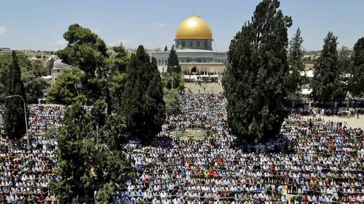 نحو 200 ألف يؤدون "الجمعة الأولى" من رمضان في "الأقصى"