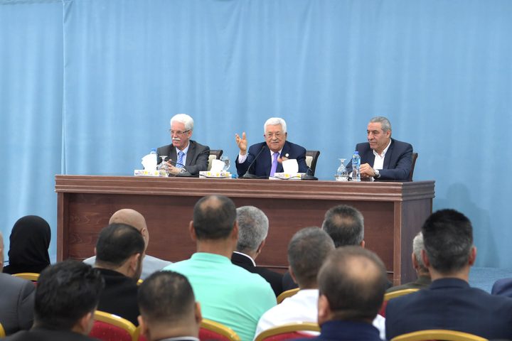 الرئيس يستقبل أمناء سر وأعضاء أقاليم فتح بالضفة الغربية