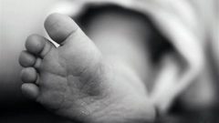 خادمة بالامارات تتخلص من رضيعها بطعنة سكين