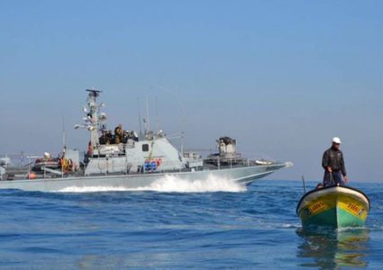 بحرية الاحتلال تعتقل 3 صيادين قبالة بحر غزة