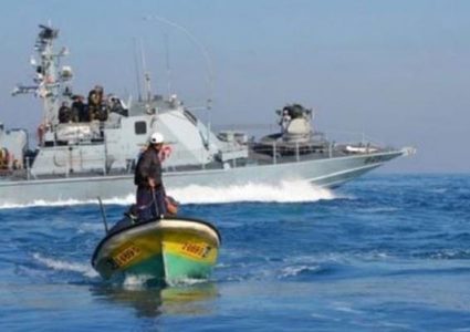 الاحتلال يفرج عن 3 صيادين من غزة اعتقلهم صباحًا