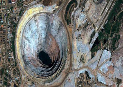 فوهة الجحيم: إليكم أعمق فتحة حفرها الإنسان في الأرض