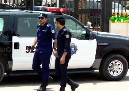 مواطن كويتي يطارد زوجته بسكين... والسبب عصير رمضان